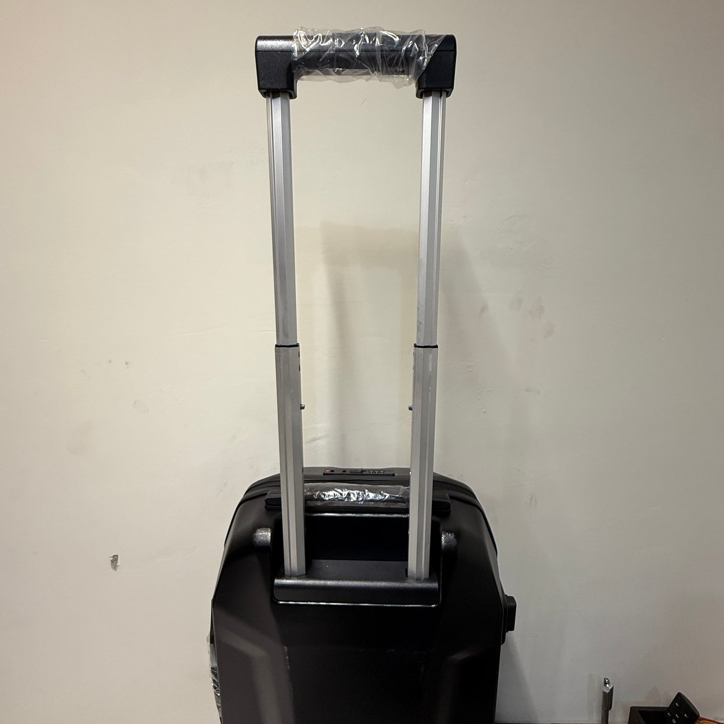 LB02 Steel Explorer Boot Trolley Bag with Mobile App Control STB01